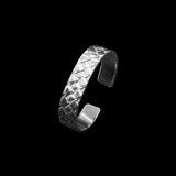 ALISA S925 Silver cuff with braided pattern – robust and modern
