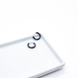 Boucles d'oreilles créoles ALDRICH Möbius, noircies