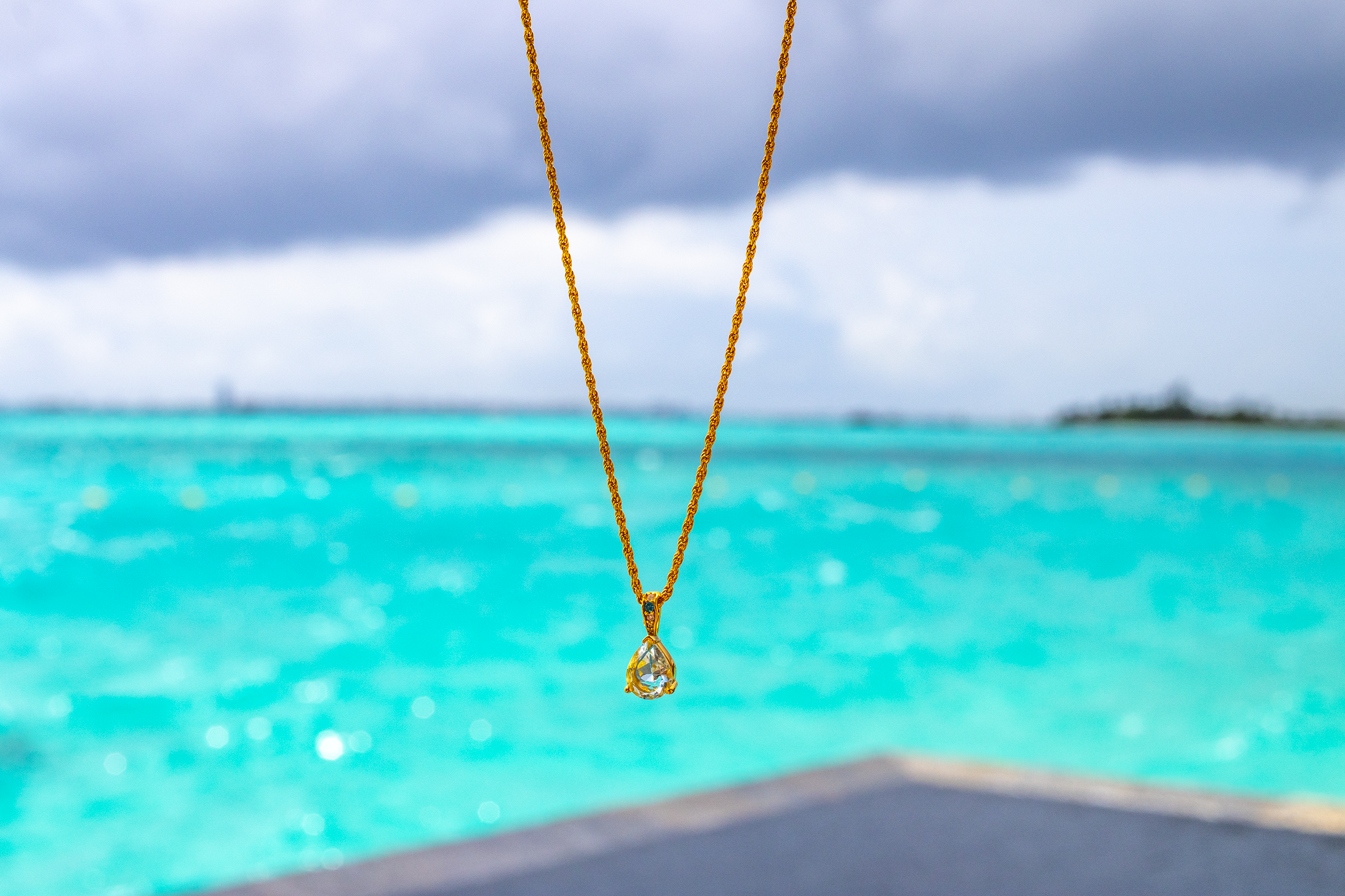 	Detailaufnahme des Topas‑Anhänger (8×16 mm) – vergoldetes 925 Silber