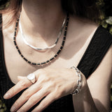 Bague chevalière large BLITTA en argent S925 avec incrustation de nacre