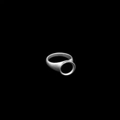 PROJECT #37 / Circle signet ring, black agate